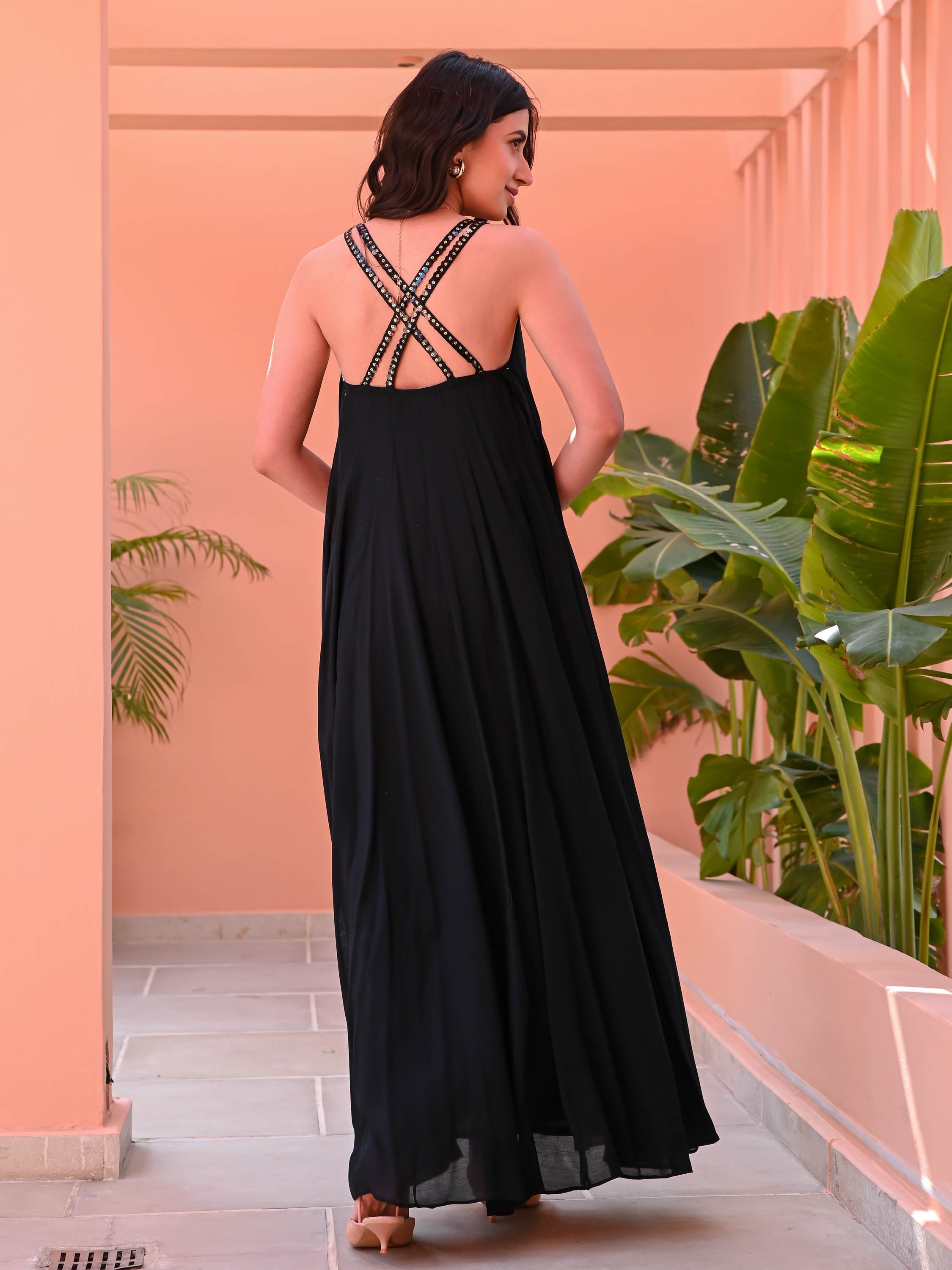 Black sleeveless Flared Dress