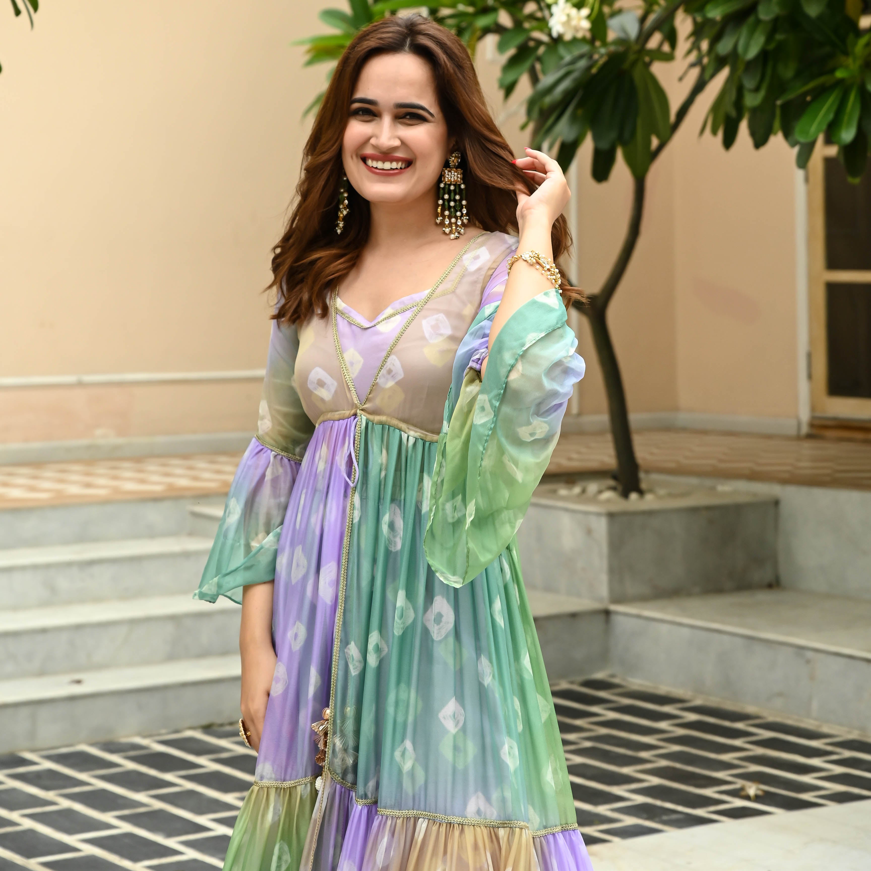 Bunaai Bandhej Cape with Top & Pants